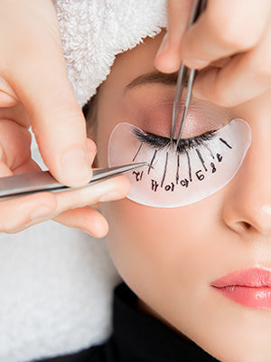 Eyelash extensions - Mela Beauty Course